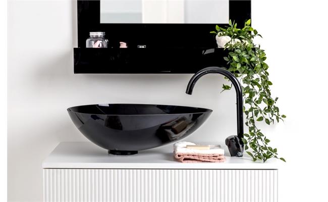 Arredi bagno in plexiglass, adatti a ogni stile